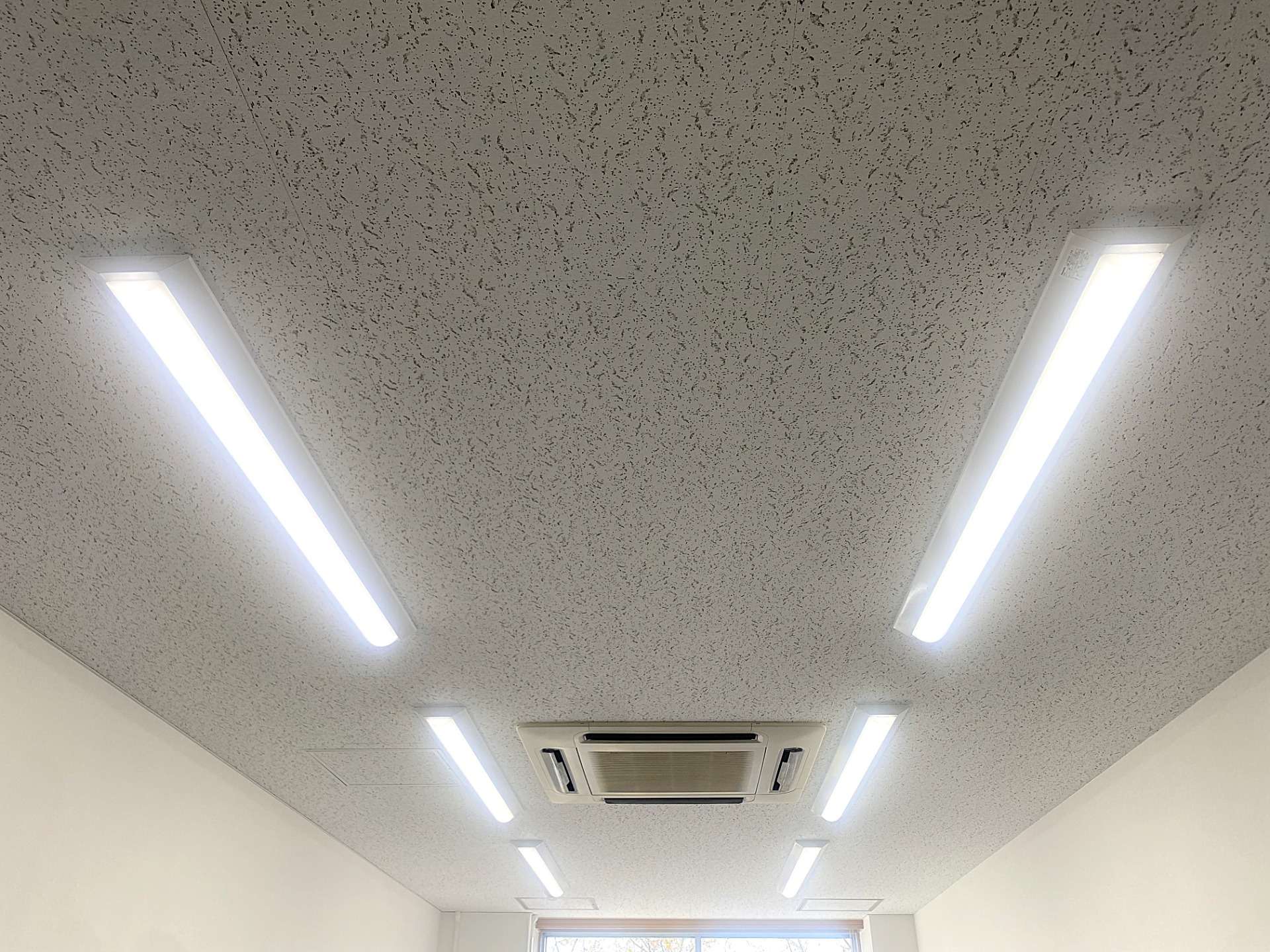 LED照明に交換済み！エアコンもついています